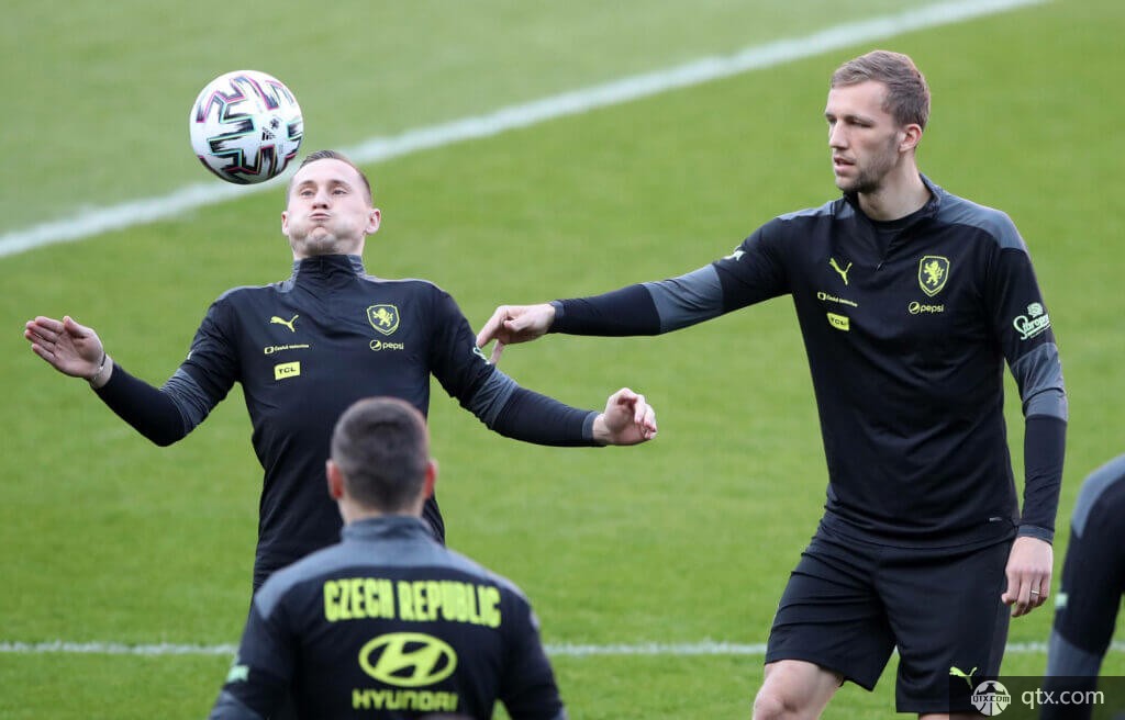 且具备团队 且具备团队